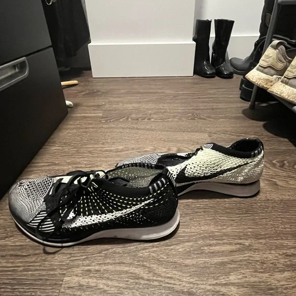 Nike Flyknit Racer - Picture 4 of 4